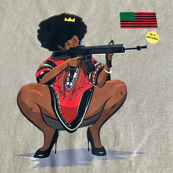 Afro Revolution Lady Dashiki Rifle Holding Self Defense Lt Brown Tee Size L - Picture 2 of 6